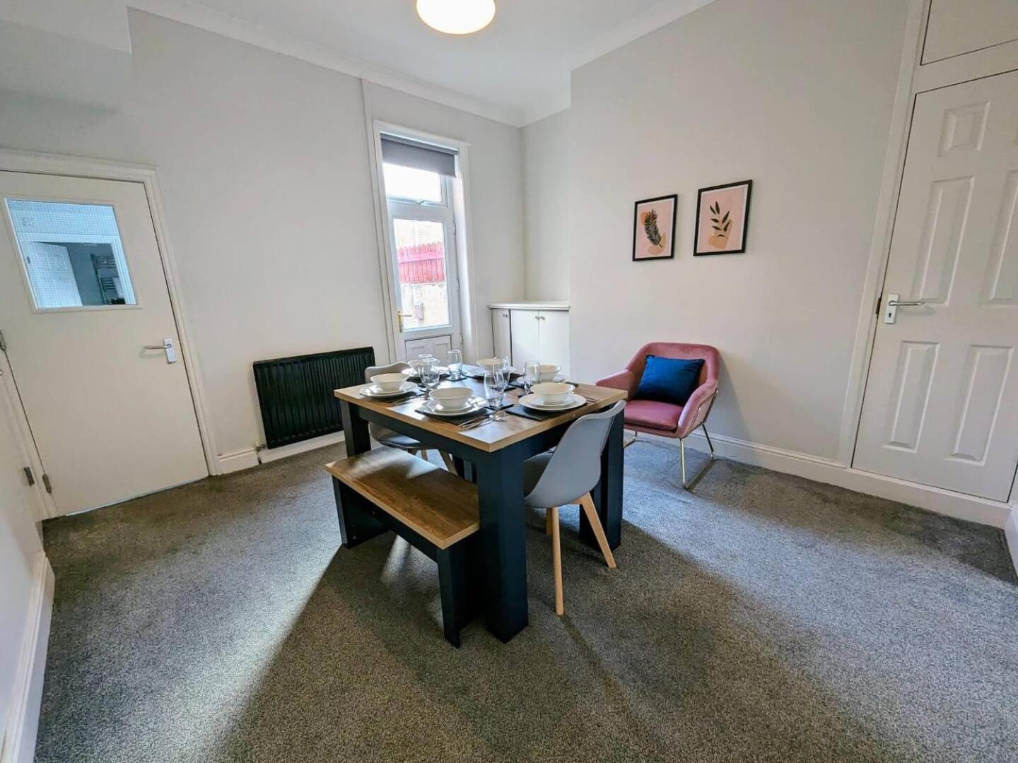 Spacious And Homey 4 Bedroom House Bishop Auckland Exteriér fotografie